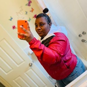 Meet your Posher, Samia